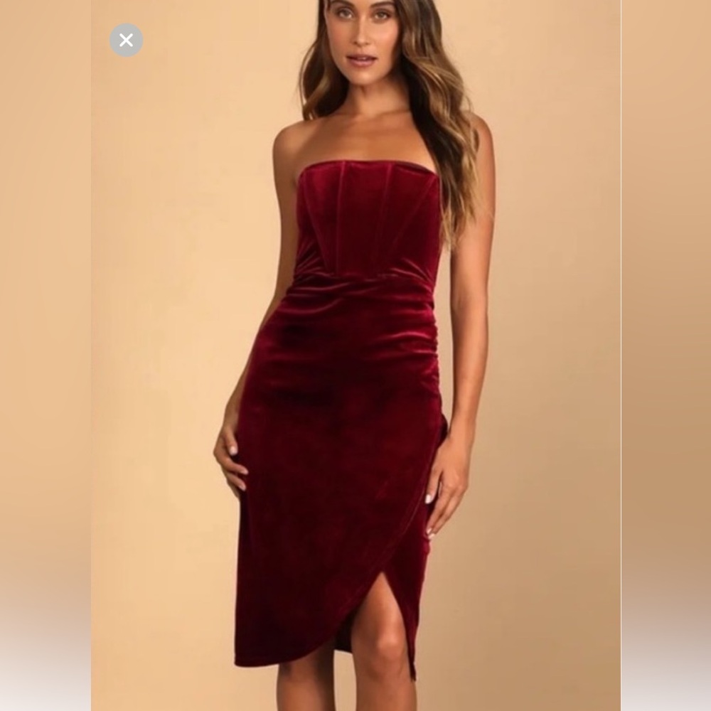 Lulus Glamorous
Celebrations Wine Red Velvet Strapless Tulip Dress Small NWT